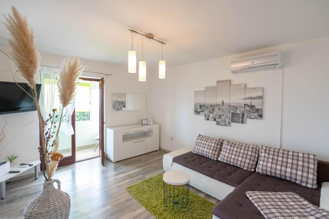 Apartman Doris Lovran Exterior photo